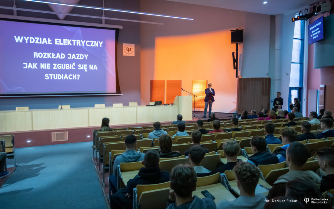 Politechnika Białostocka wspiera studentów 1. roku cyklem praktycznych szkoleń