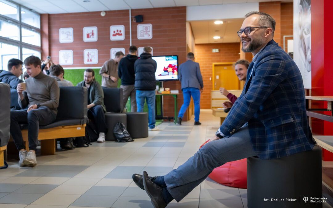 „Kawka z Profesorem” – Politechnika Białostocka zbliża studentów i wykładowców