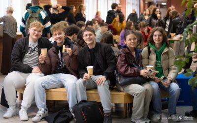 Z mlekiem czy bez? „Kawka z Profesorem” w Politechnice Białostockiej