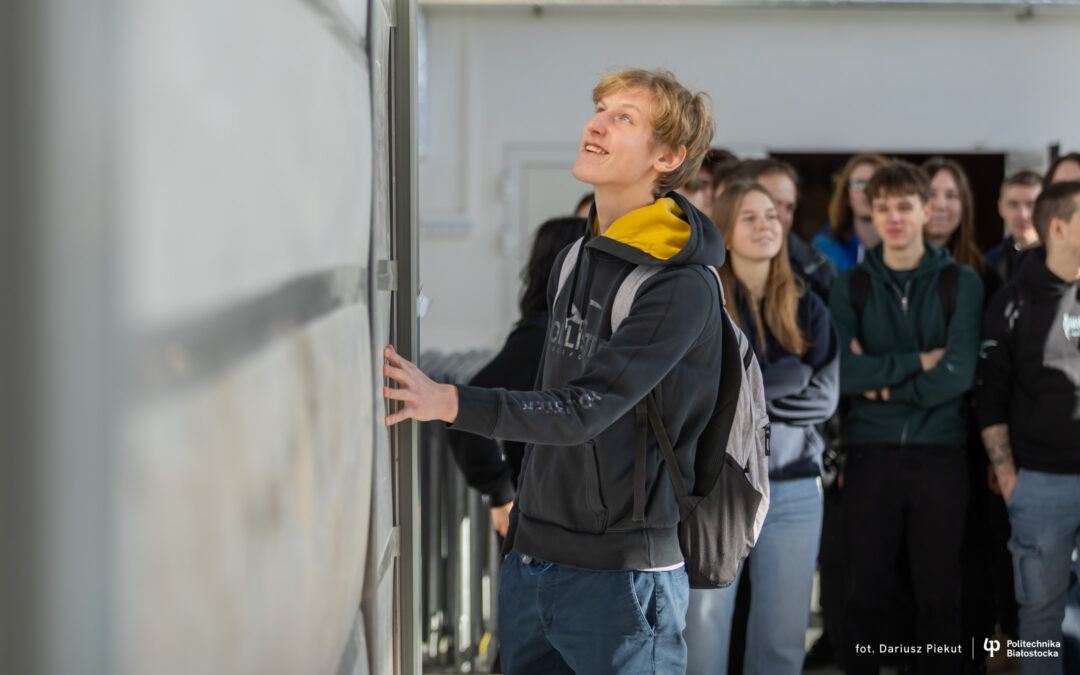 Augustowskie Centrum Edukacyjne poznawało kierunki budownictwo i informatyka. Maturzyści z Augustowa w Politechnice Białostockiej