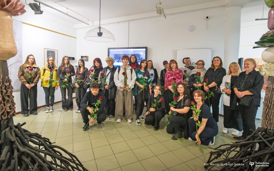 Nauczyciele i studenci kierunku grafika prezentują swoje prace w Ełckim Centrum Kultury
